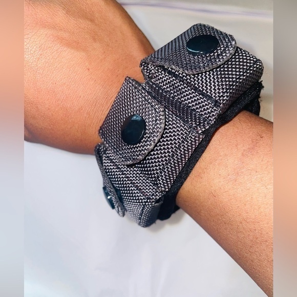 🔥Host Pick🔥 THE MSD Band (Memory Storage Data Wearable) Gray Wristband - Picture 5 of 9